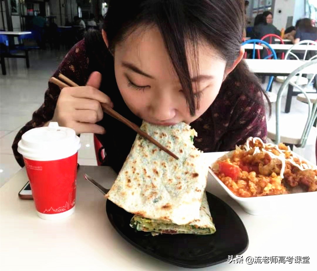 温暖人心，河南科技大学为学生充饭卡72.12万，人民日报点名表扬