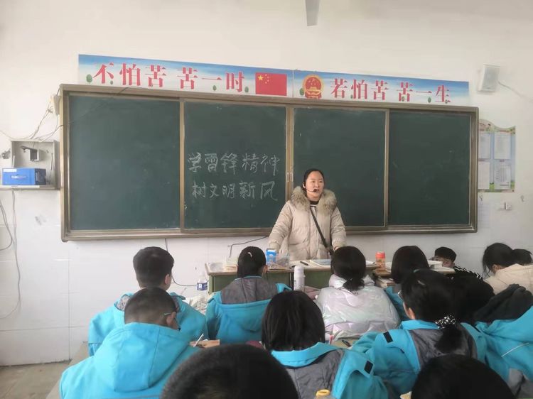 淅川县九重一中开展“学雷锋精神，树文明新风”主题活动