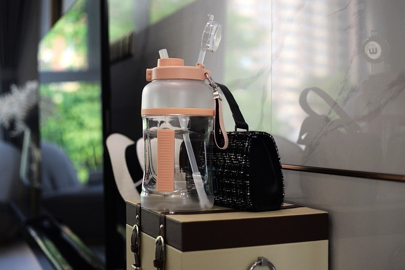 即是吨吨桶也是榨汁机 摩飞便携榨汁桶