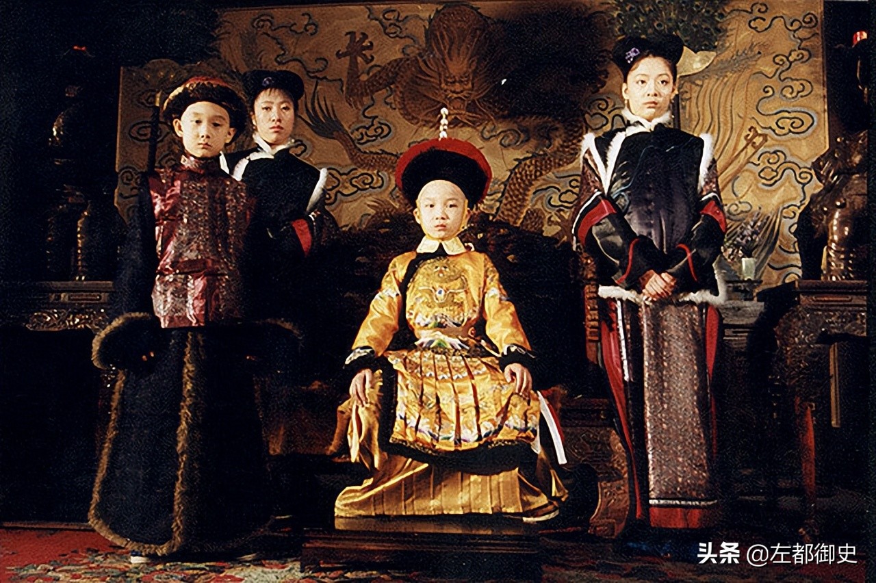 曹家被抄和站错队没有关系，是康熙太放纵，雍正没有理由继续惯着