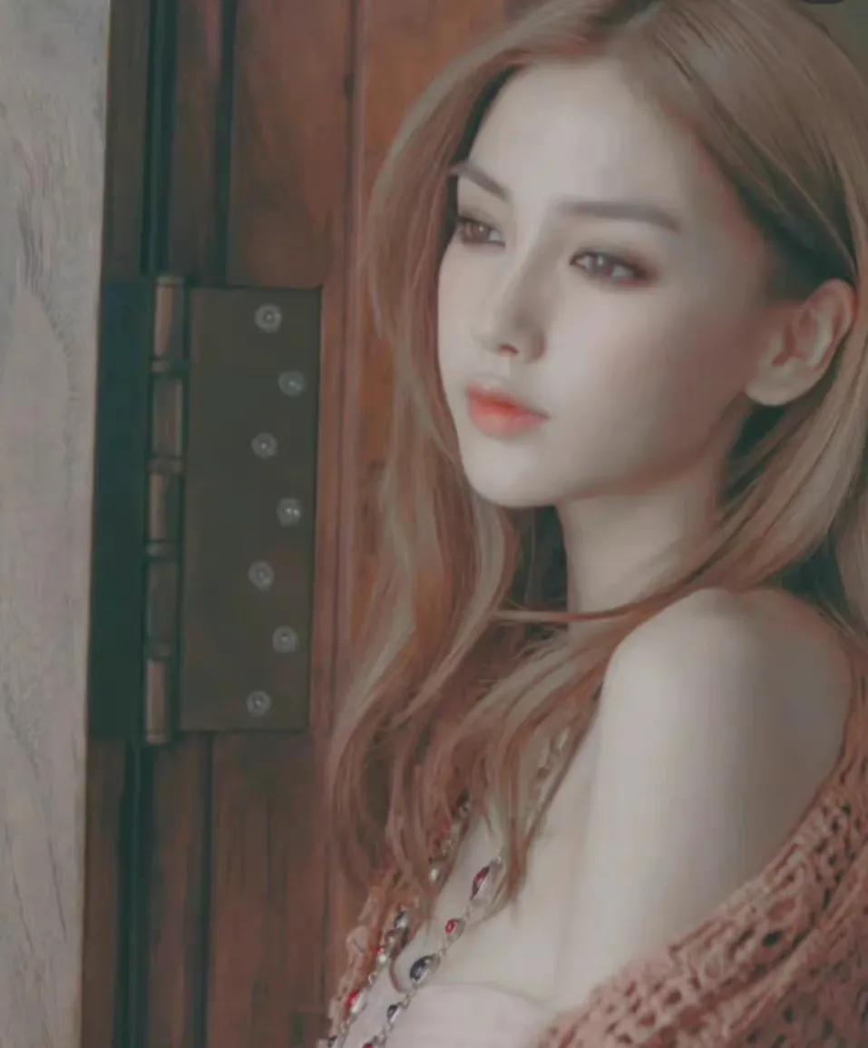 我一个女的都被baby迷住了，怎么能这么好看啊