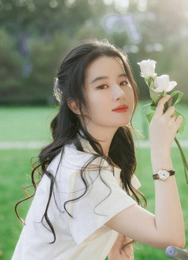 刘亦菲 现代妆容的神仙姐姐真的很美