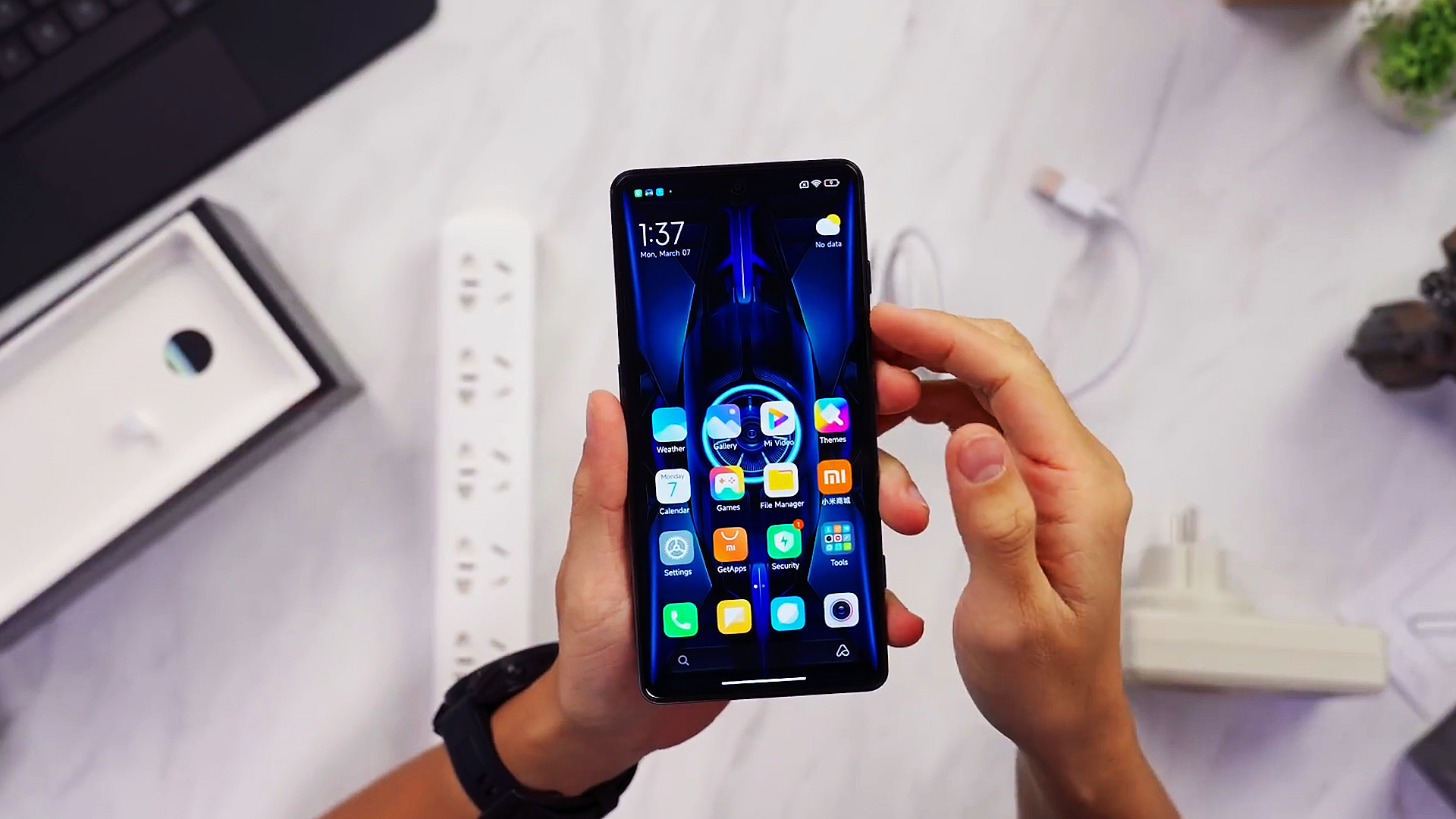 买手机不能盲目跟风，目前这3款手机最值得买，你更喜欢哪一款？