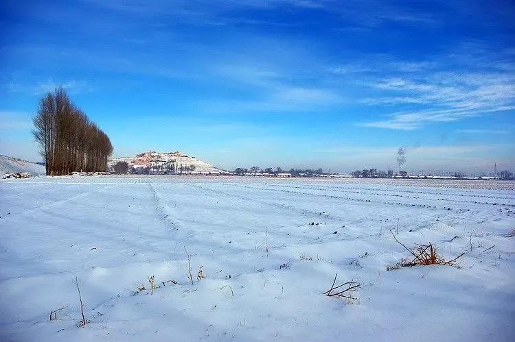 一川雪色，满城烟火，万丈红尘中，闲情几许？