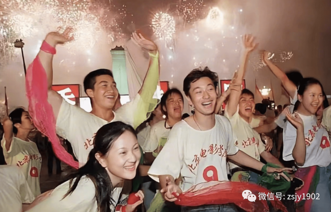 她和黄晓明同学，是高圆圆闺蜜，却至今不红，嫁富商生活幸福