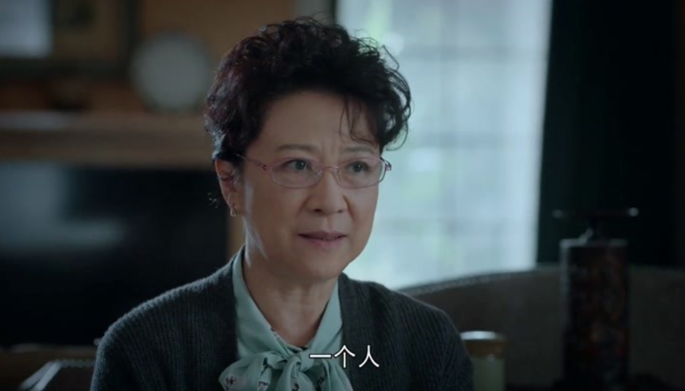 “奶奶级”演员年轻照，皮肤白里透红，笑容甜，个个都是美人胚子