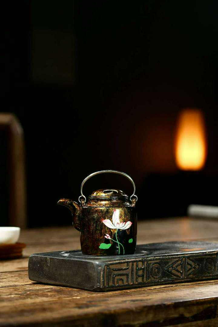 茶话紫砂 | 紫砂传统光素器中的经典之作——洋桶壶