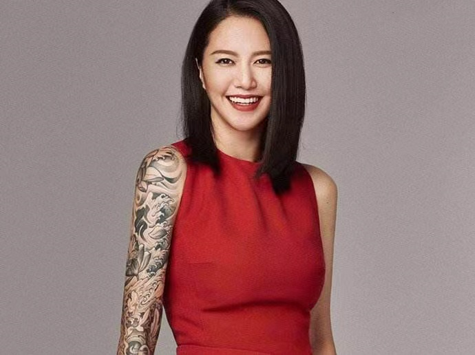 虎年春晚上的21位女星，穿着各有各的特色，有的让人倍感惊艳