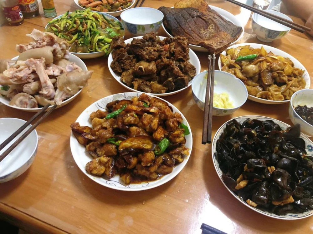 东北人喝酒必上的4个“硬菜”，道道特色经典，外地人尝过都说好