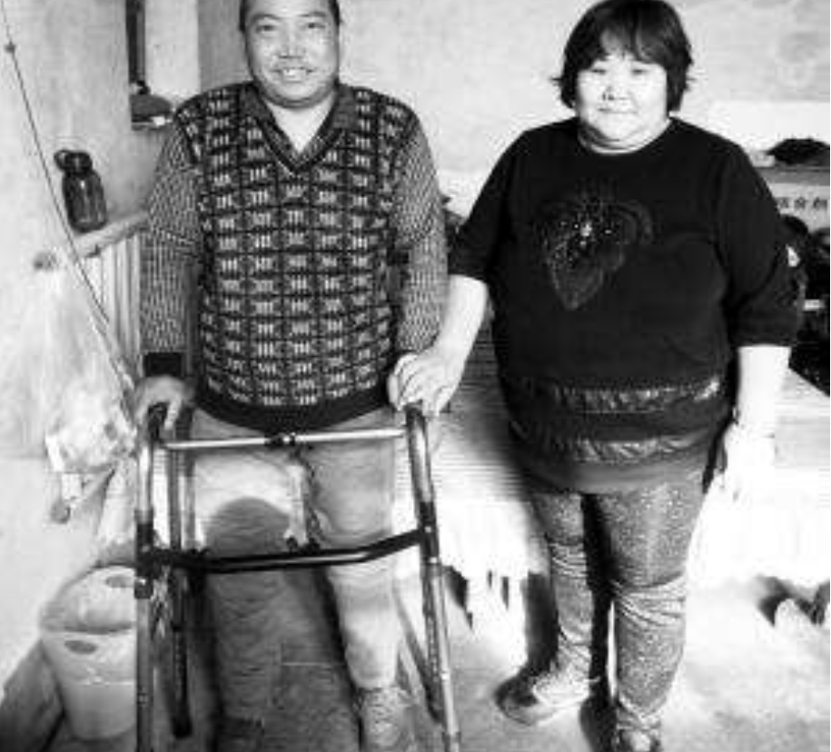 10年前因付不起医药费自己动手锯腿求生的河北农民，后来怎么样了