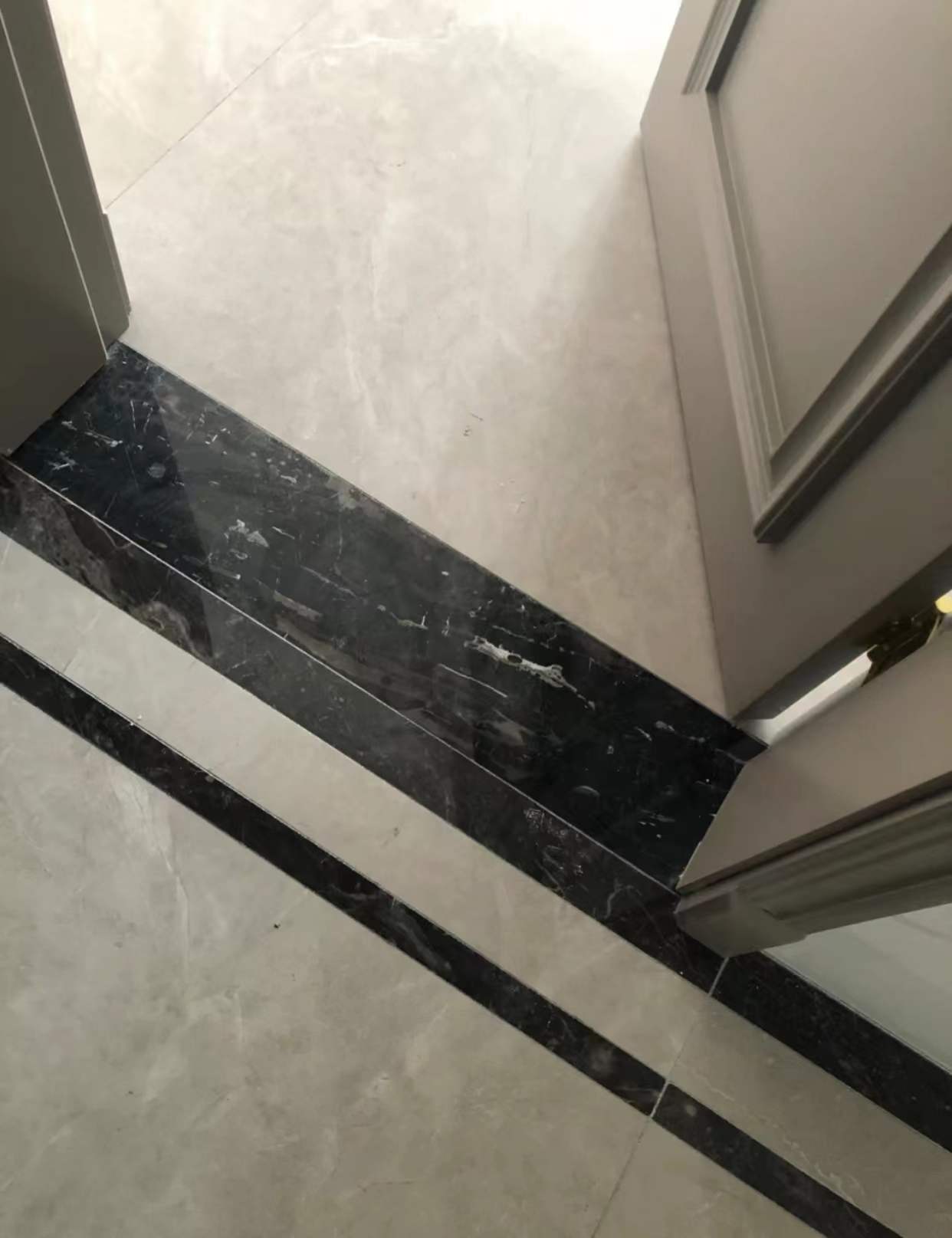 来看看过道5不装，到底有多爽