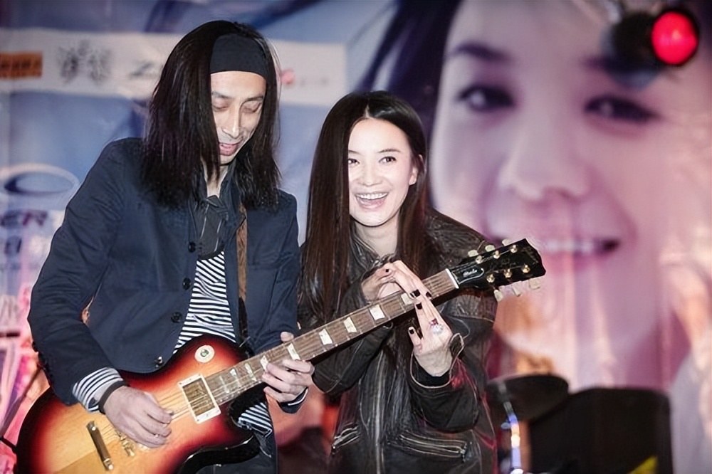 同样叫宋佳，一个事业爱情双丰收，一个只谈恋爱不结婚