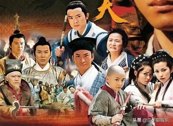 服装不同的设计图