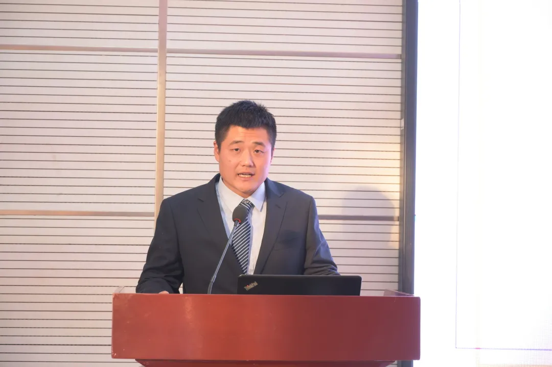 表彰先进树榜样,凝心聚力再出发——云南农大附中期中表彰大会