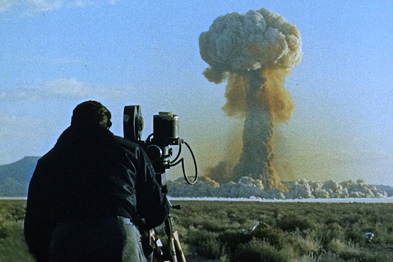 迄今为止地球上速度最快的人造物体是什么？正确答案是：一个井盖