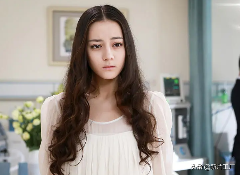 7年前，迪丽热巴演了个“绿茶”，让人记了好久，好难得