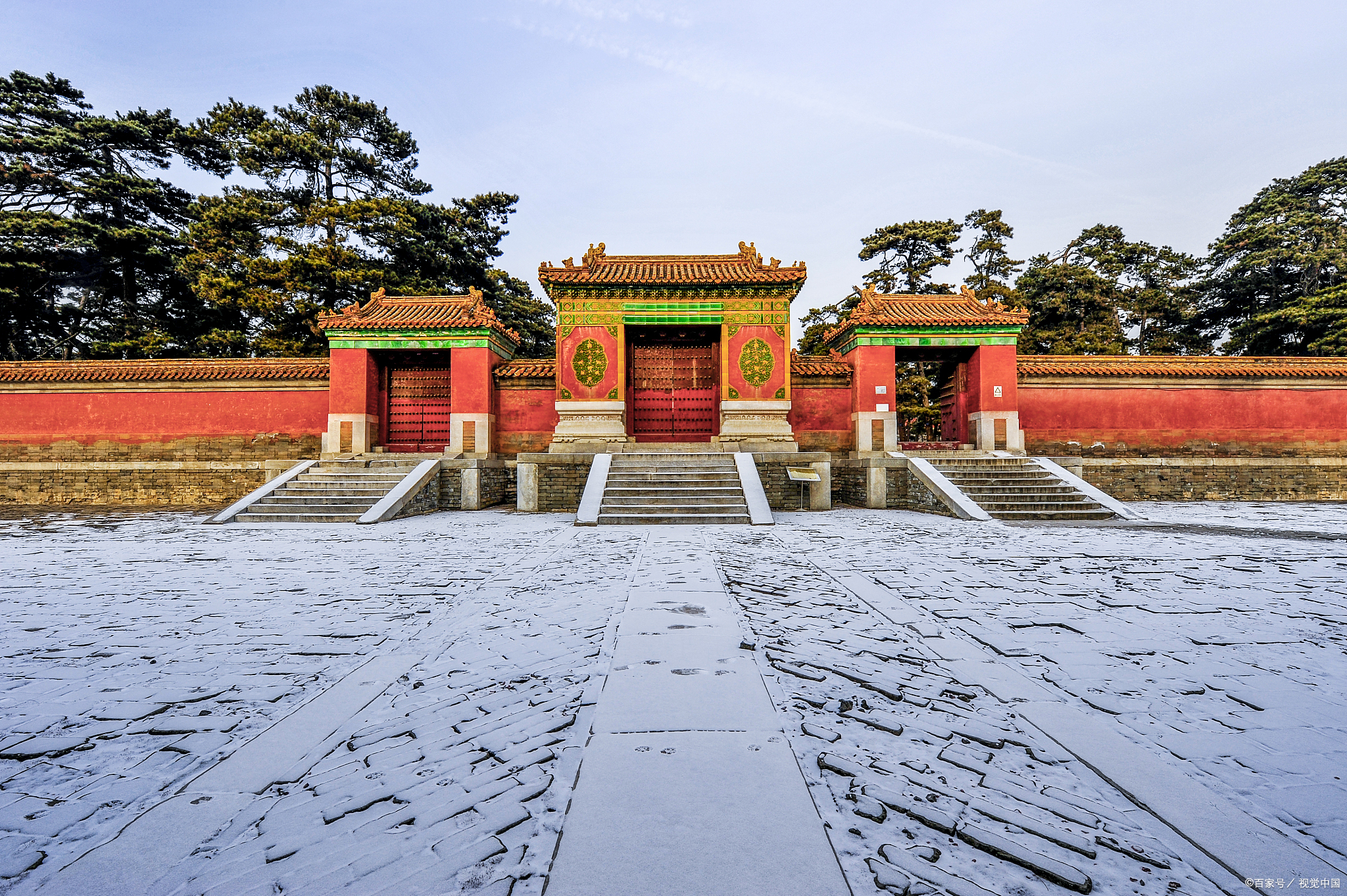中国十大风景名胜与历代帝王陵墓全览