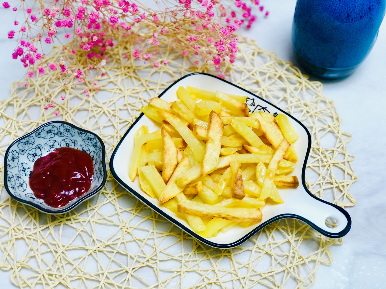 快餐店畅销的炸薯条，自己在家就能做，成本不到3元，孩子吃嗨了