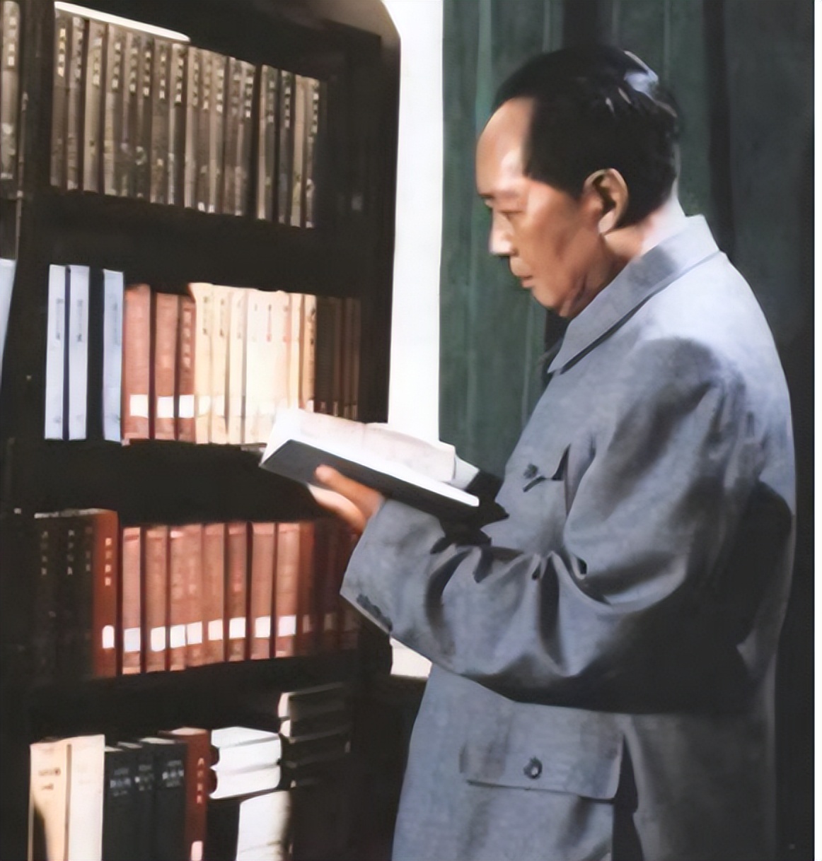 53年秦基伟第一次见毛主席，就撒了一个谎，可是也因此吃了苦头