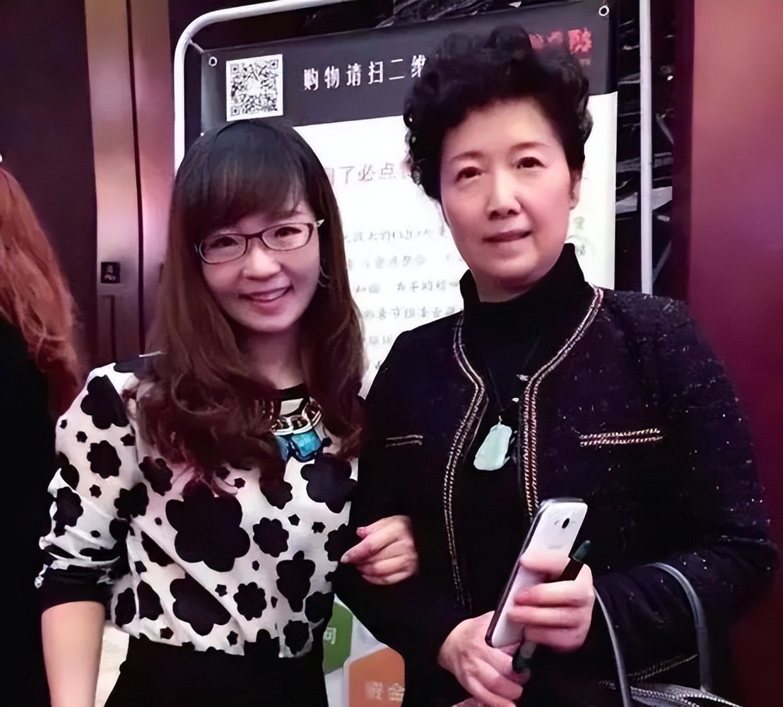 “潘冬子”祝新运：12岁走红，娶化妆师为妻，如今60岁了