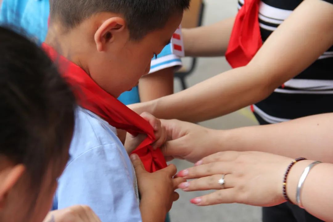 唱响中国梦，争做好少年｜双流区九江小学举行一年级入队闯关活动