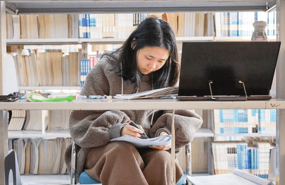 考研迎来新规定，部分考生面临“限制”，成绩优异也会被拒之门外