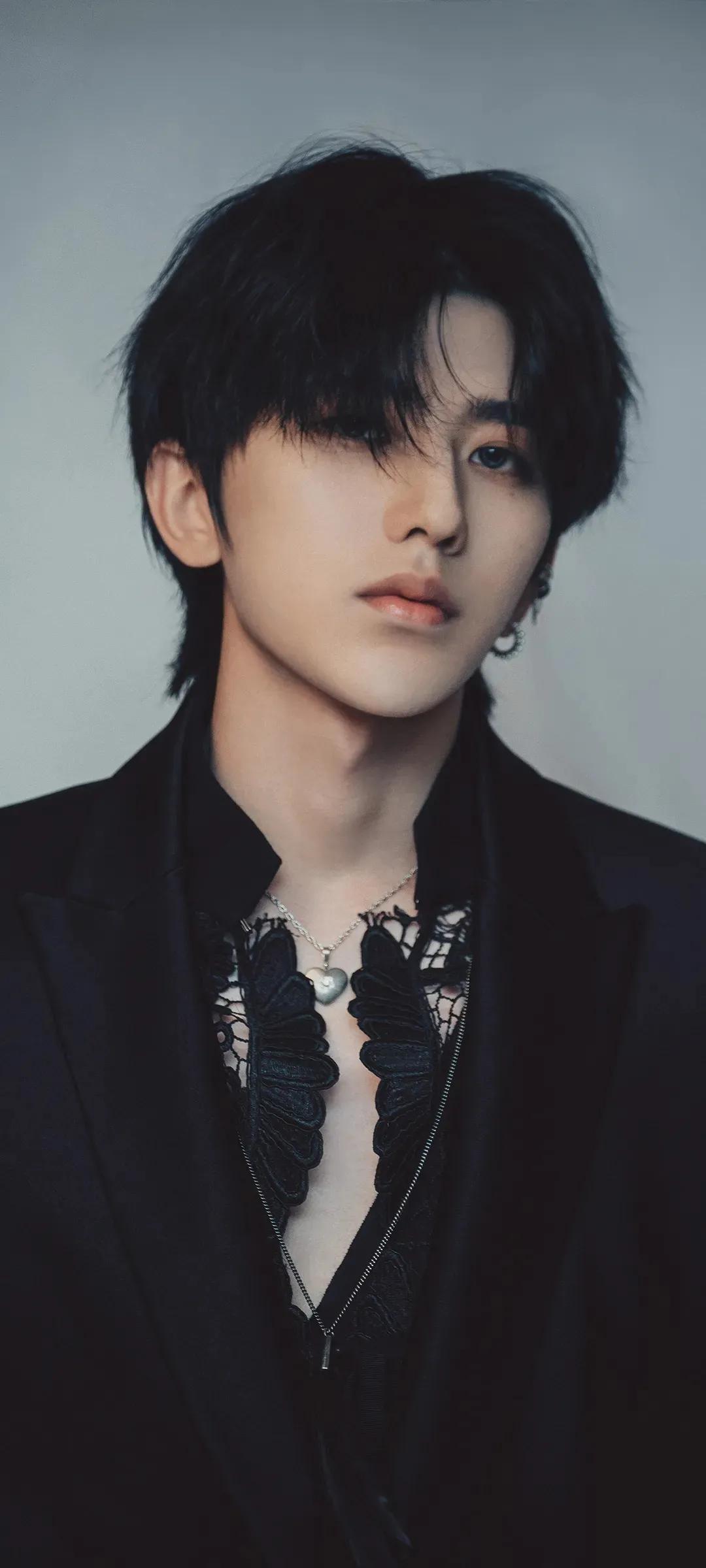 张新成、蔡徐坤全面屏手机壁纸