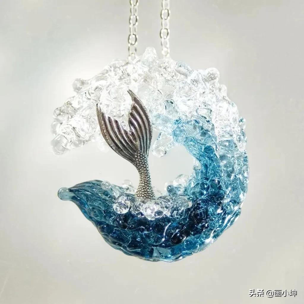 微缩的海浪造型玻璃配饰