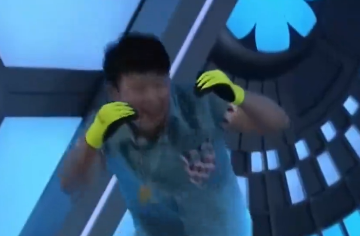 让人舔脚趾，当众凌辱学员，盘点那些令你难以想象的明星恶臭行为