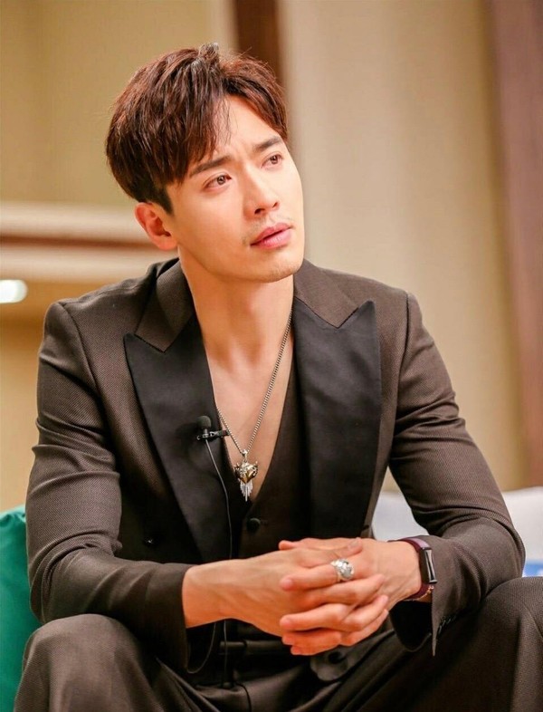 董璇：原来爱情甜蜜，无奈劳燕分飞！不回望，现在新恋情正酣