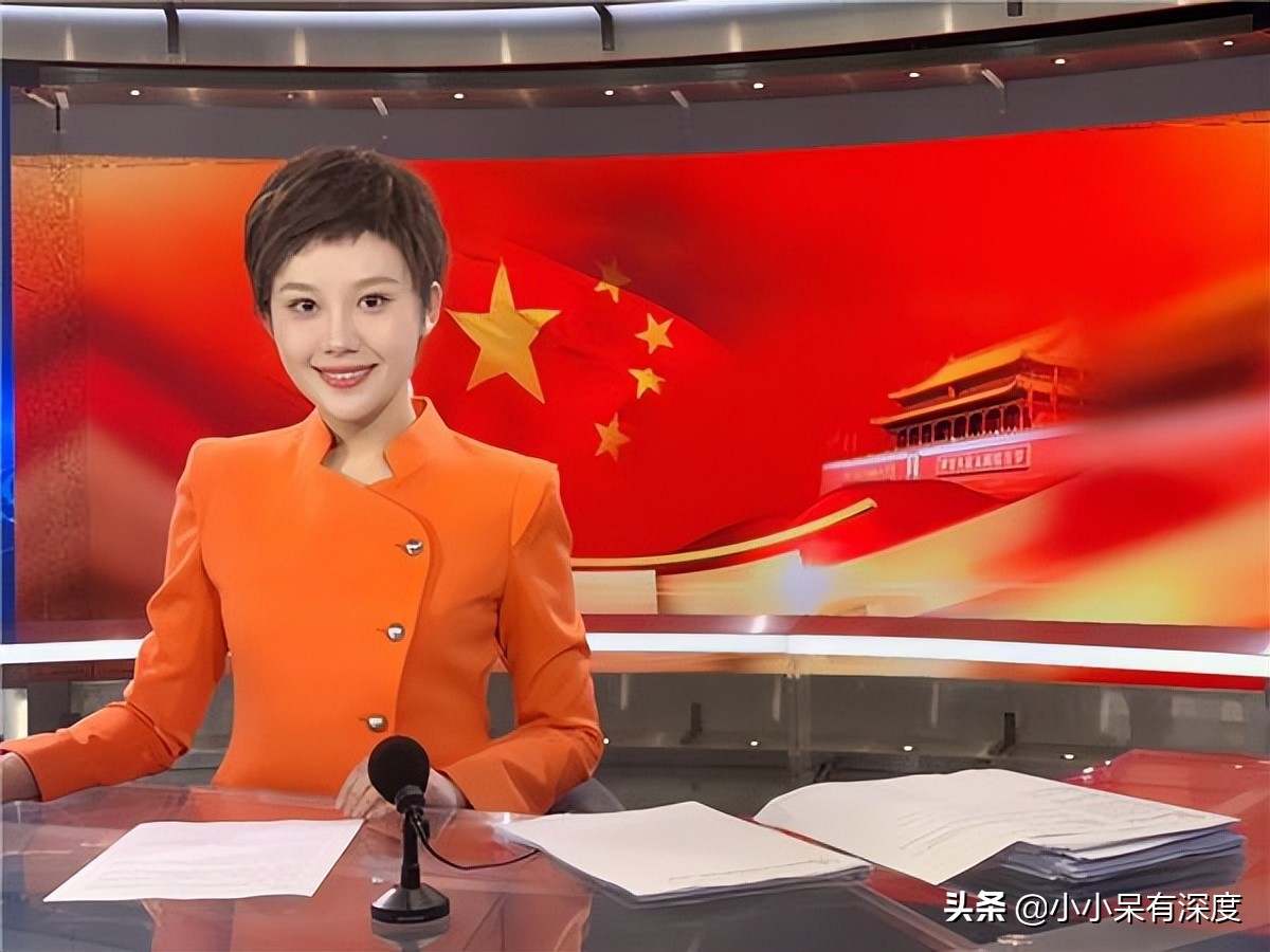 郑子可进入央视后进步明显，气质素养都不错，给人耳目一新的感觉