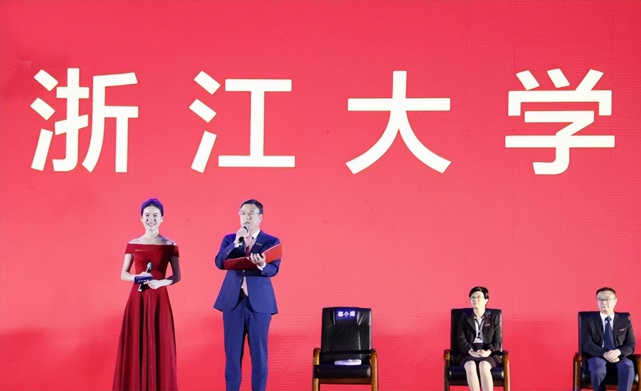 世界一流学科排行榜：清华大比分领先，北大未进前十，哈工大第四