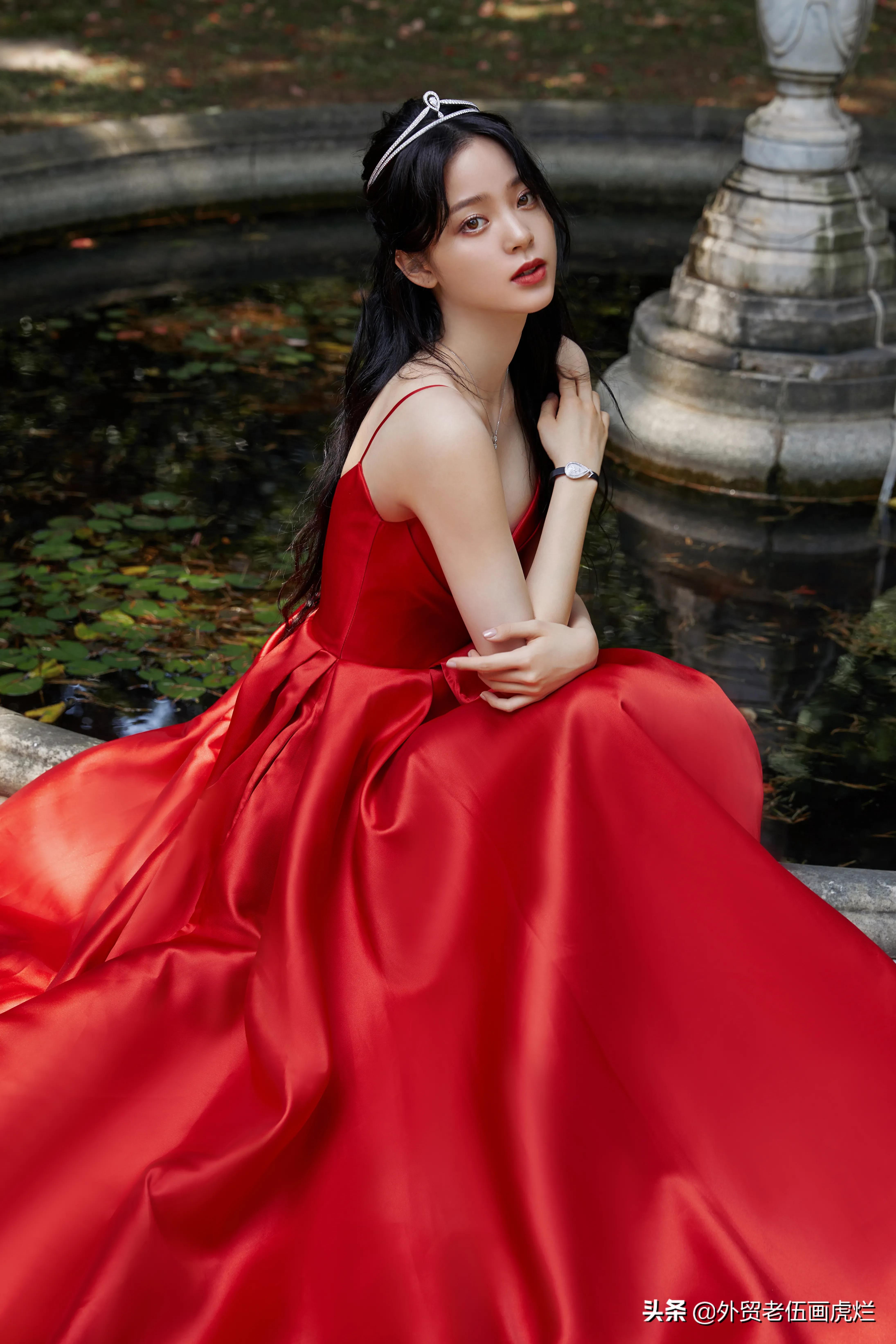 欧阳娜娜，四小花旦，虽然没有什么代表作，但音乐素养不错