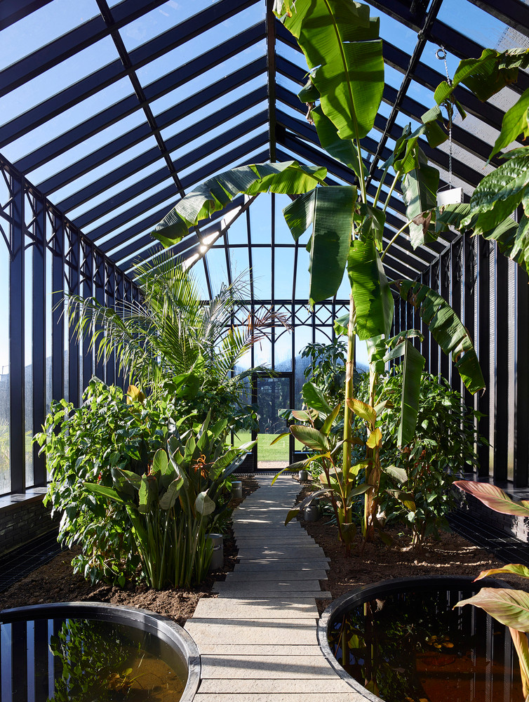 颇具特色的亨利爵士琴酒新酒厂