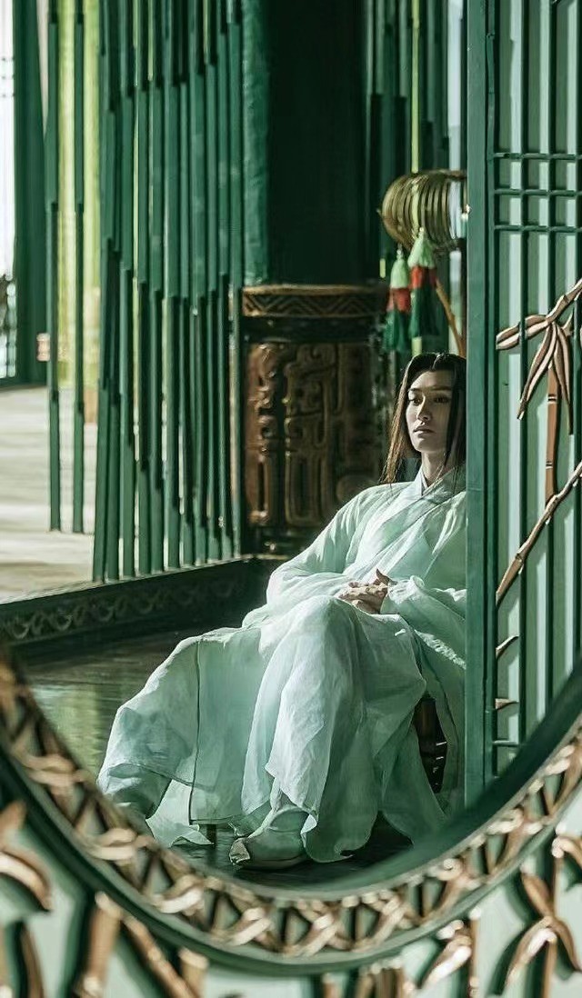 “病娇美男”别硬演，有人公子世无双，有人乡野村夫呆头鹅