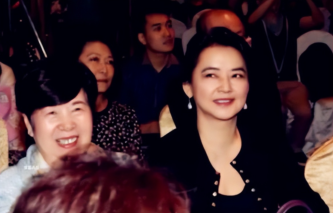 胡慧中：林青霞的接班人，挚爱的两个男人，一个惨死一个锒铛入狱