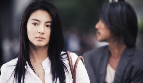 双眼皮如今变成颜值分水岭，有人靠它提升颜值，有人变身悲伤蛙