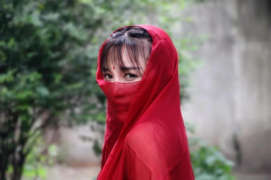 彻底翻脸？微念起诉李子柒公司案将开庭，网红签约MCN是把双刃剑
