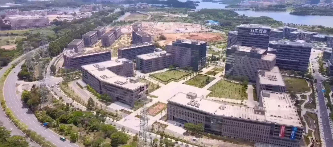 计划今年9月开学的曼彻斯通松山湖书院，为什么没有开起来？