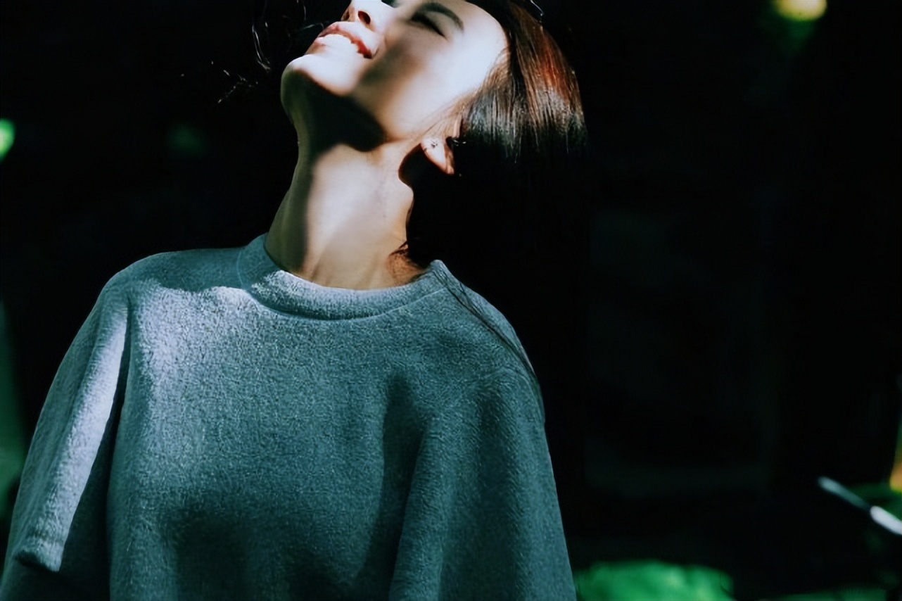 田馥甄39岁生日SHE合体庆祝，三姐妹久违同框，冻龄颜值抢镜