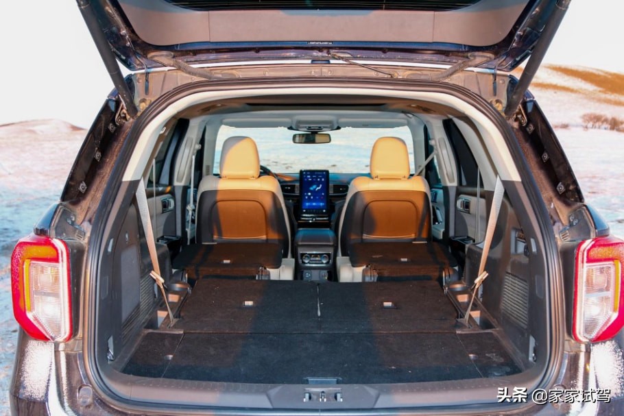 影帝级SUV，探险者出演冰雪极限动作戏