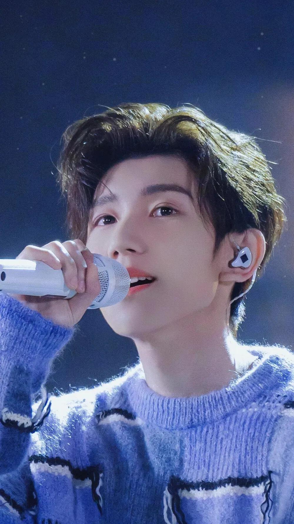 王俊凯易烊千玺王源高清壁纸，哪张壁纸最好看呢