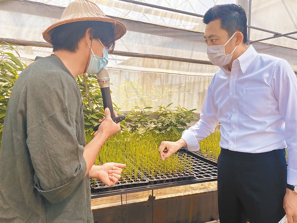 “論文門”爭議藍綠都有，台媒諷：林智堅有望刷新紀錄