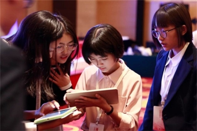 湖南高三女学霸戴宇菁：高考前夕白血病离世，遗嘱让师生泪目