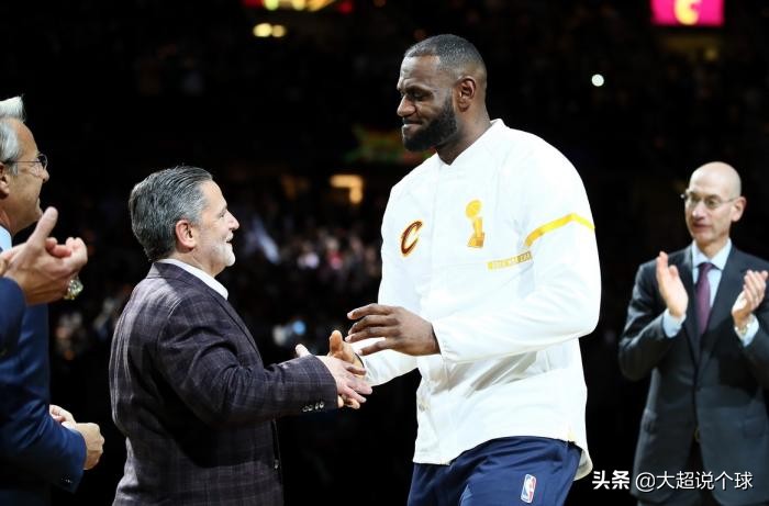 为什么nba球员都想当老板(当老板了！老詹的体育团队将收购一支NBA球队，美媒：年底前出手)