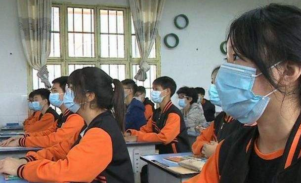 初中班主任“最讨厌”的3种女生，成绩再好也没用，地位不如学渣