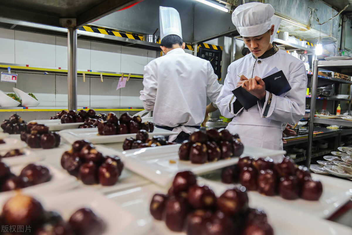 大专在读第三年，会计专业，合适吗？司务长的岗位非常适合