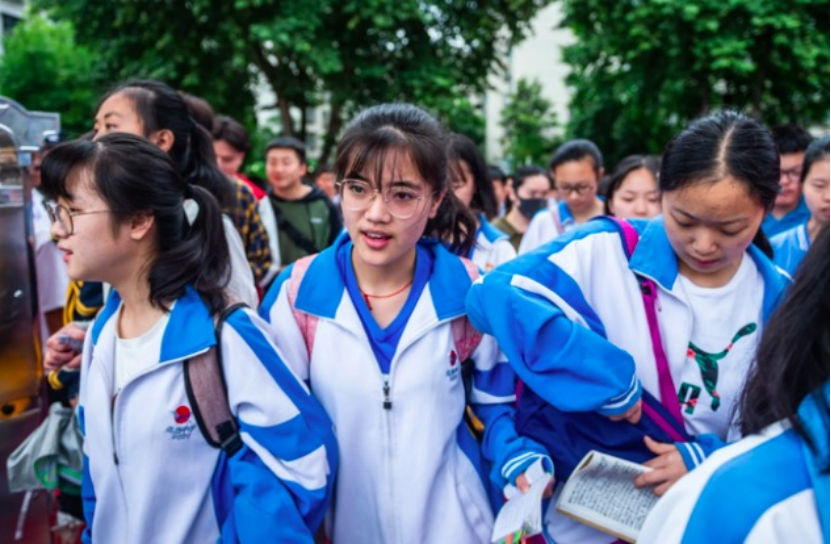 高考当天不建议“穿校服”？高三老师说出答案，尖子生更要注意