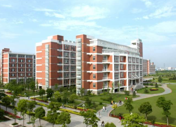 两所被“低估“的双非大学，业内认可度高，学生快来捡漏吧