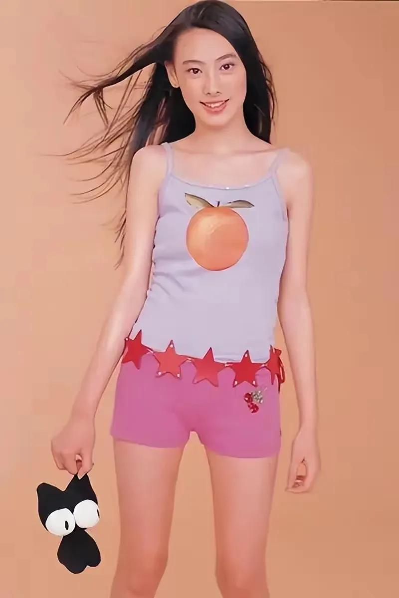 梁洛施：为李泽楷生3子，拿40亿分手费，直言喜欢又肥又矮的男人